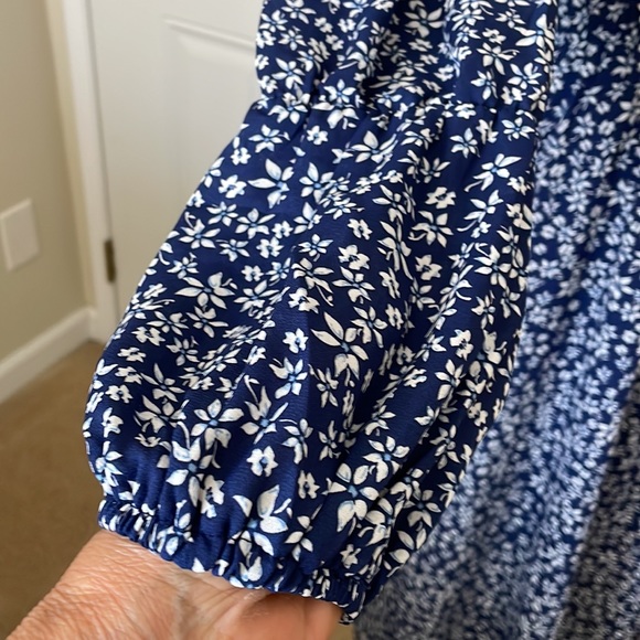 Bobeau Floral Long Sleeve Midi Dress. - Picture 4 of 12